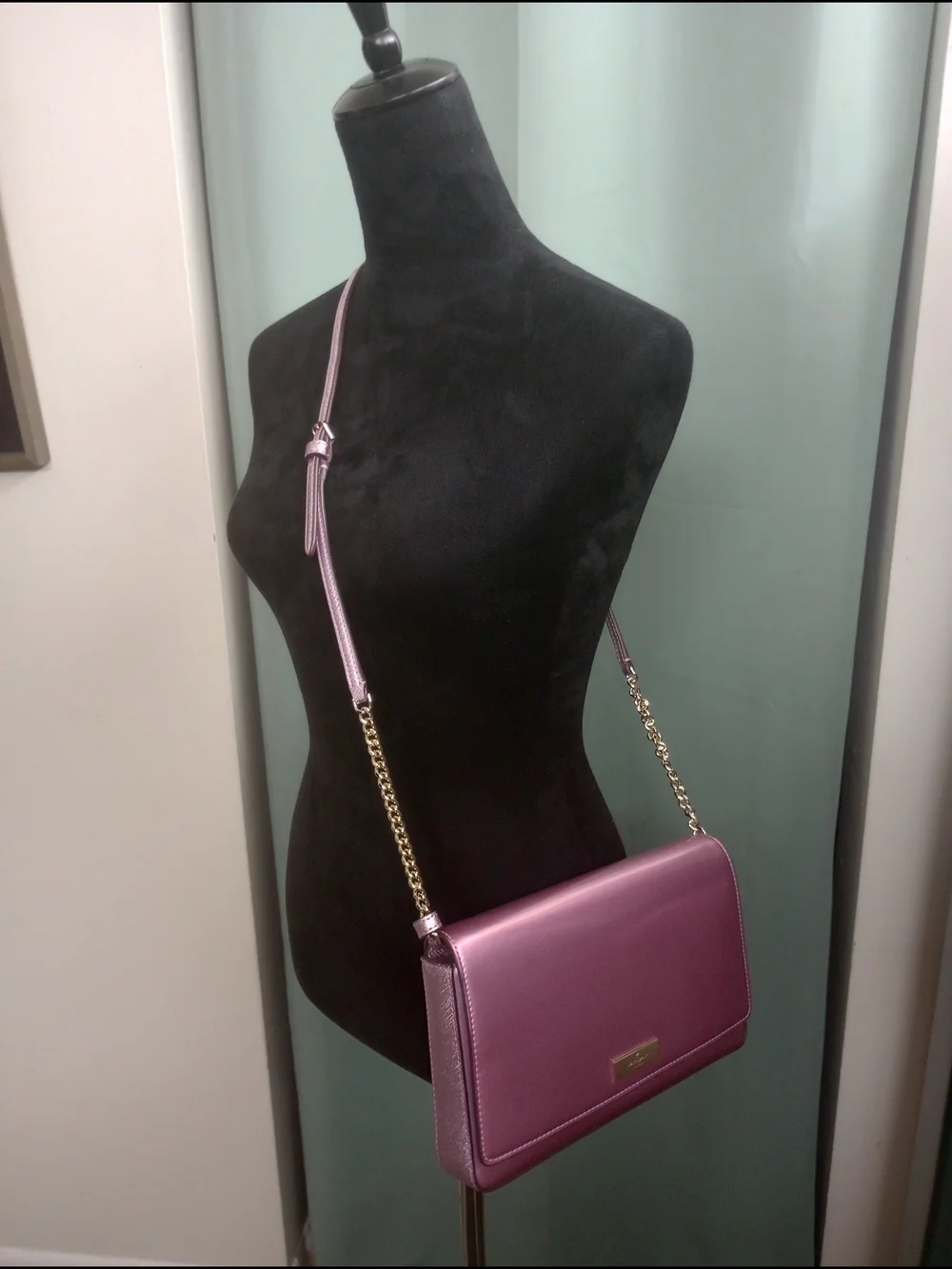 Kate Spade Metallic Lilac Crossbody Bag with Chain Strap!.